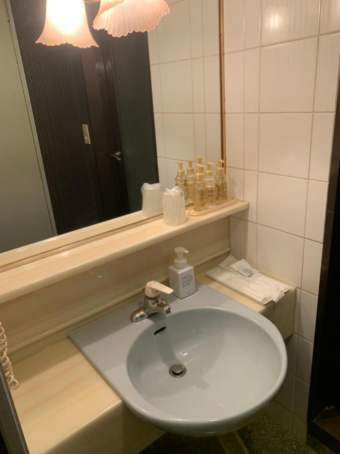 City Hotel Dolphin Tokyo Bagian luar foto